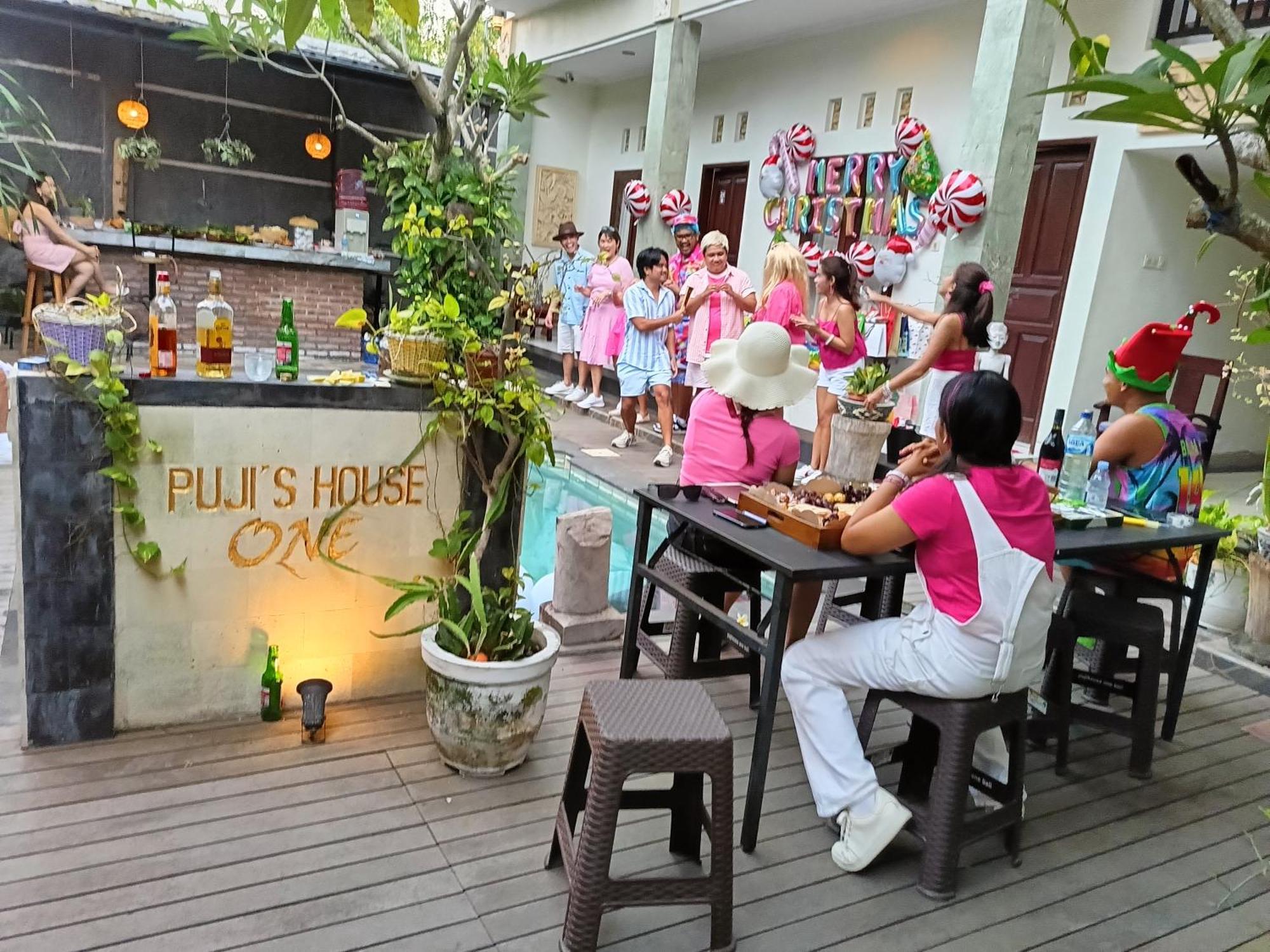 Ferienwohnung Pujihouse One Legian Zimmer foto